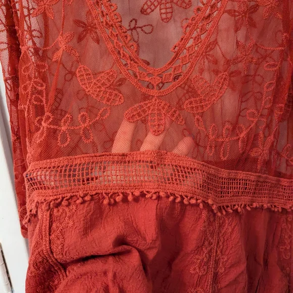 Red Lace V-Neck Top - Picture 2 of 3